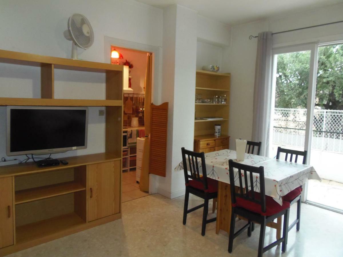Joli Studio Calme Avec Terrasse Apartment Nisa Exterior foto